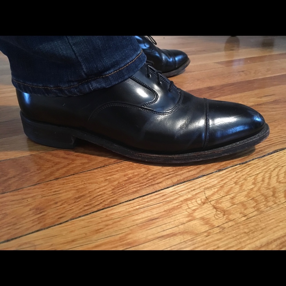 Men’s dress shoes by Johnston & Murphy - Picture 2 of 6